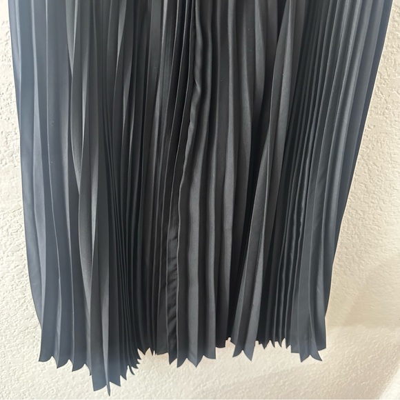 Sacai Black Pleated Skirt - Picture 10 of 10